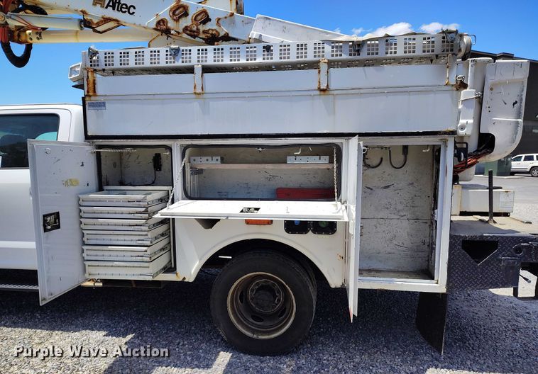 image for item DP5018 2019 Ford F550 bucket truck