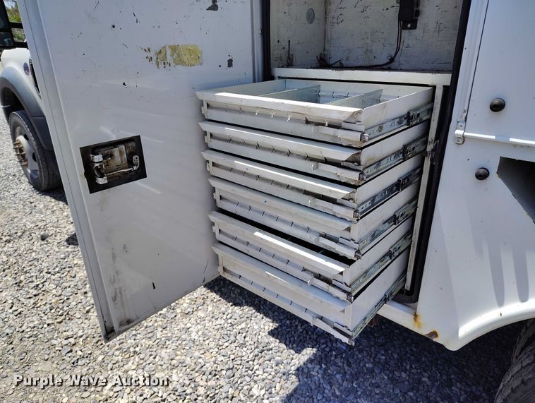 image for item DP5018 2019 Ford F550 bucket truck