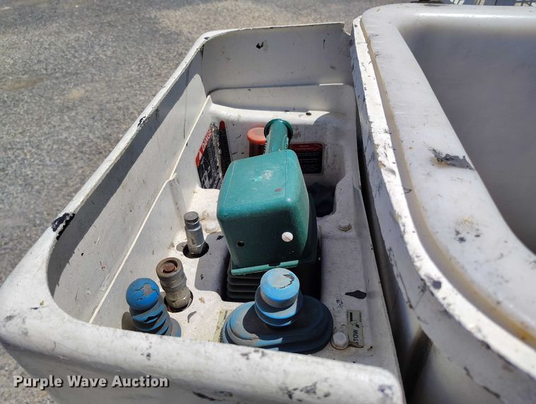 image for item DP5018 2019 Ford F550 bucket truck