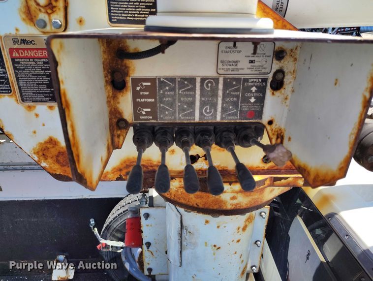 image for item DP5018 2019 Ford F550 bucket truck