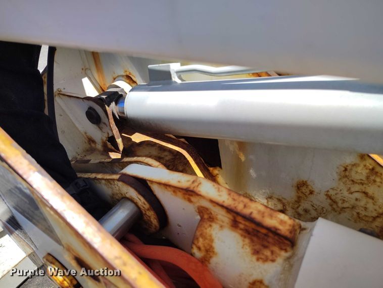 image for item DP5018 2019 Ford F550 bucket truck