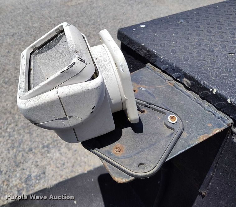 image for item DP5018 2019 Ford F550 bucket truck