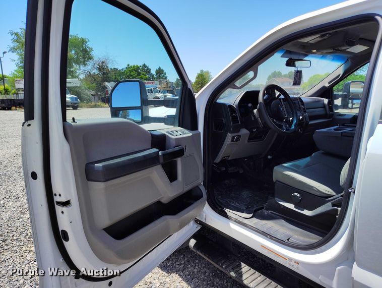 image for item DP5018 2019 Ford F550 bucket truck