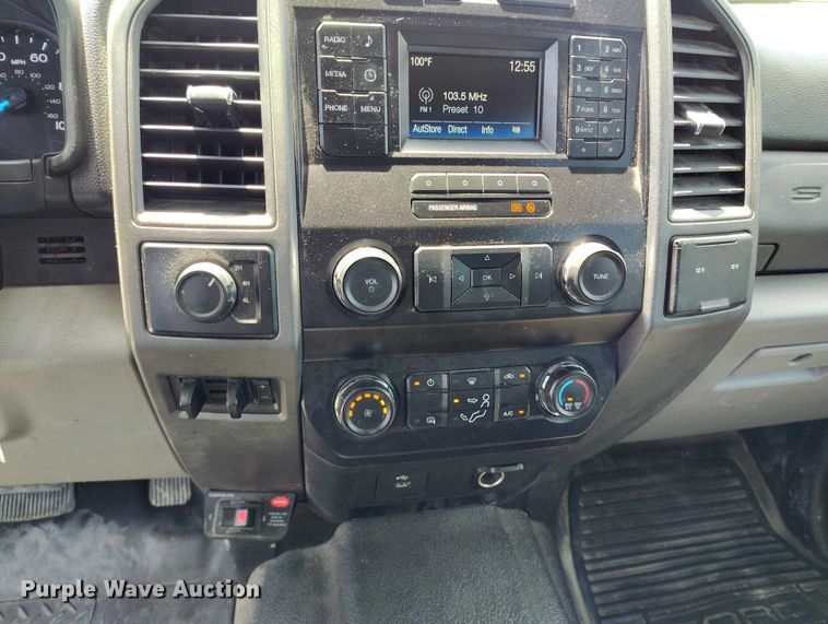 image for item DP5018 2019 Ford F550 bucket truck