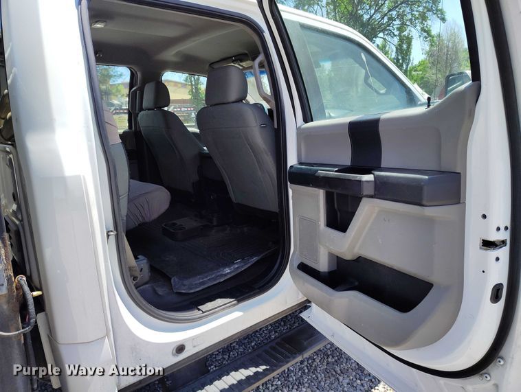 image for item DP5018 2019 Ford F550 bucket truck