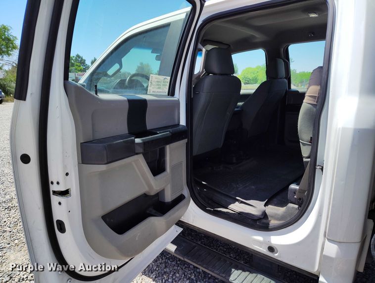 image for item DP5018 2019 Ford F550 bucket truck