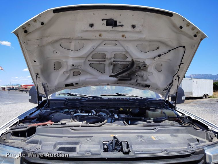 image for item DP5018 2019 Ford F550 bucket truck