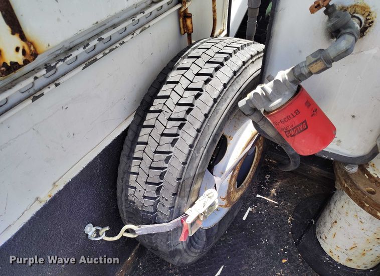 image for item DP5018 2019 Ford F550 bucket truck