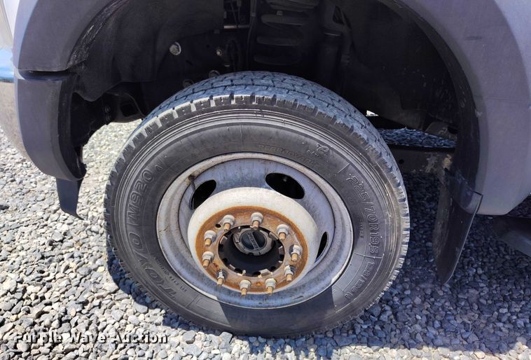 image for item DP5018 2019 Ford F550 bucket truck