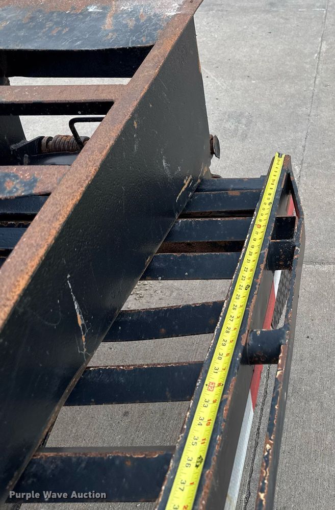 image for item DQ1047 2009 Load Max LLC equipment trailer