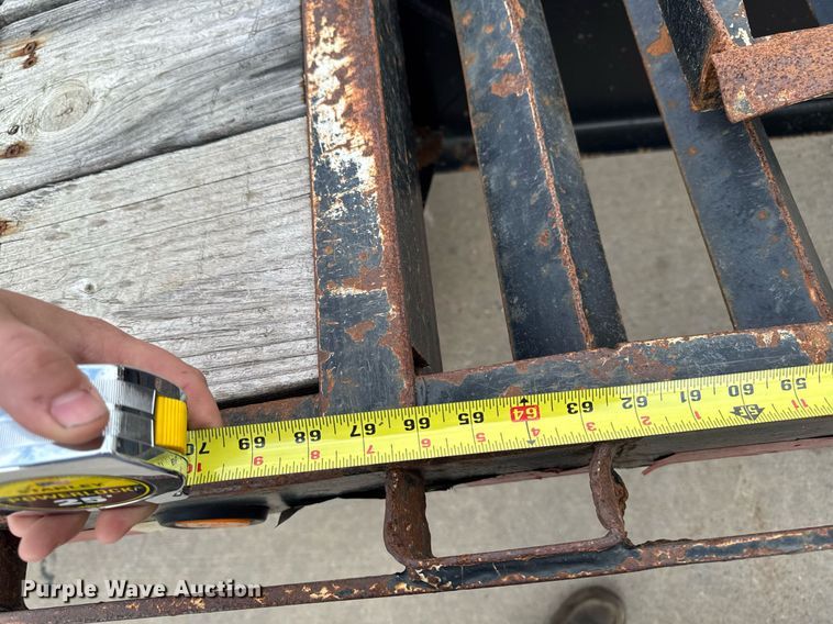 image for item DQ1047 2009 Load Max LLC equipment trailer