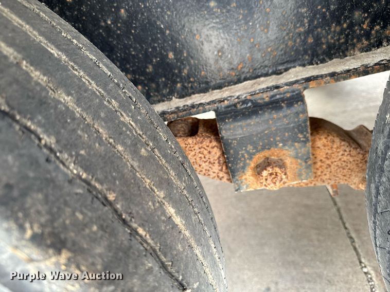 image for item DQ1047 2009 Load Max LLC equipment trailer