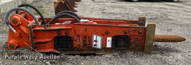 image for item DR2802 NPK 225 breaker