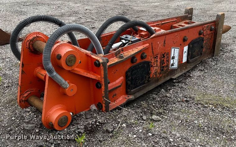 image for item DR2802 NPK 225 breaker