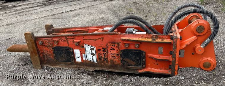 image for item DR2802 NPK 225 breaker