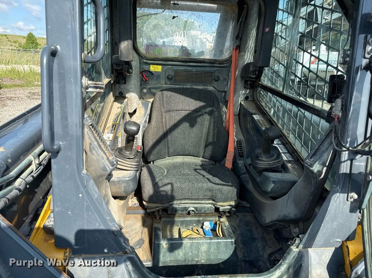 image for item DR2804 2018 John Deere 323E tracked skid steer loader