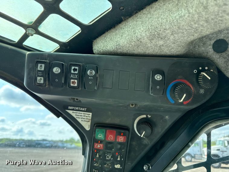 image for item DR2804 2018 John Deere 323E tracked skid steer loader