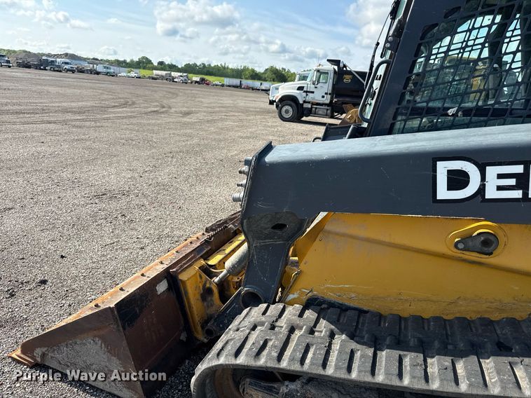 image for item DR2805 2017 John Deere 333G tracked skid steer loader
