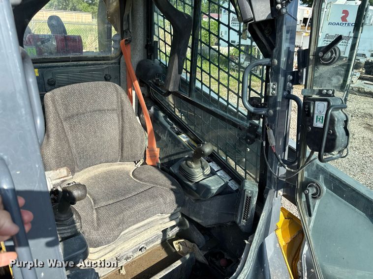 image for item DR2805 2017 John Deere 333G tracked skid steer loader