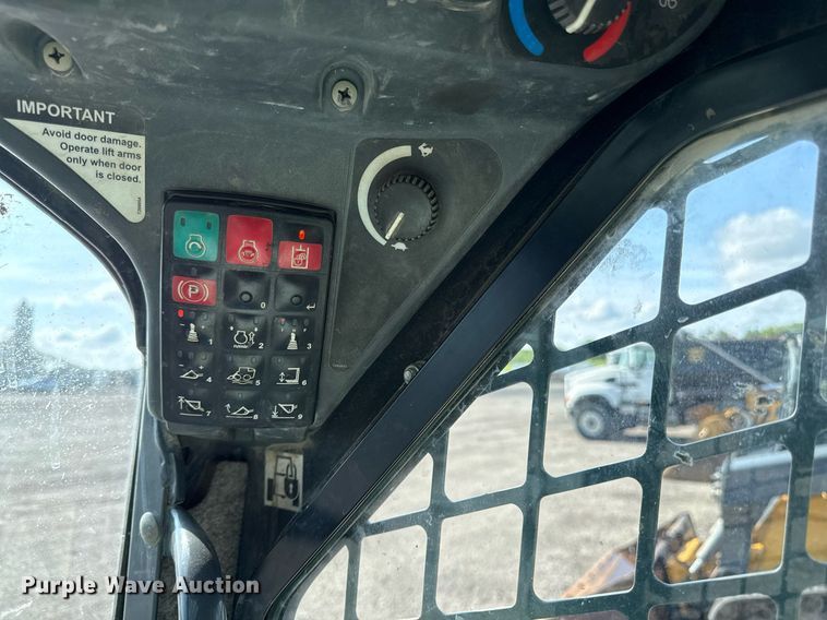 image for item DR2805 2017 John Deere 333G tracked skid steer loader