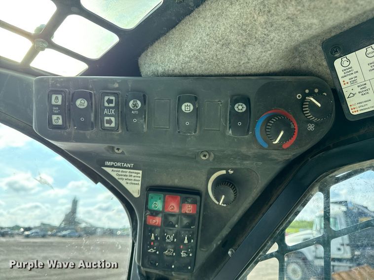 image for item DR2806 2018 John Deere 333G tracked skid steer loader