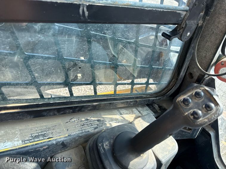 image for item DR2806 2018 John Deere 333G tracked skid steer loader