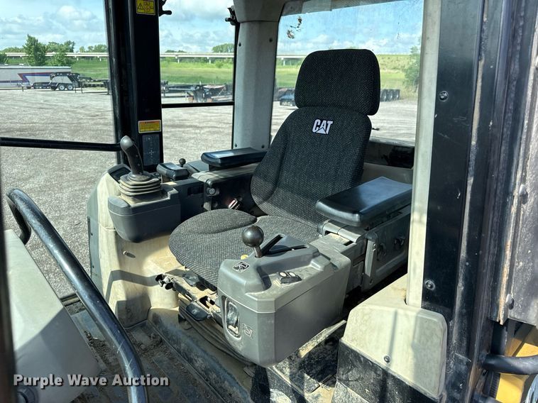 image for item DR2807 2008 Caterpillar 953D track loader