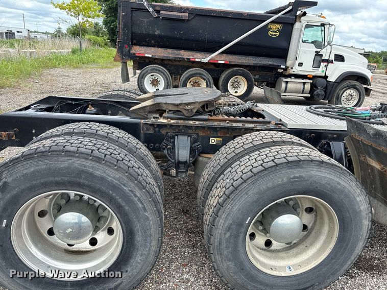 image for item DR2808 2012 Kenworth T800 semi truck