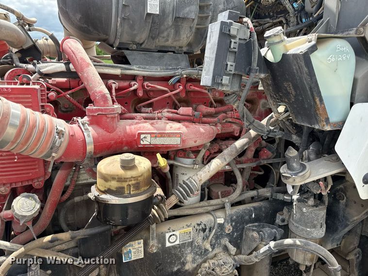 image for item DR2808 2012 Kenworth T800 semi truck