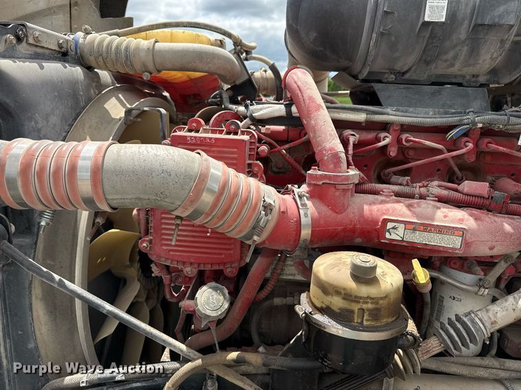 image for item DR2808 2012 Kenworth T800 semi truck