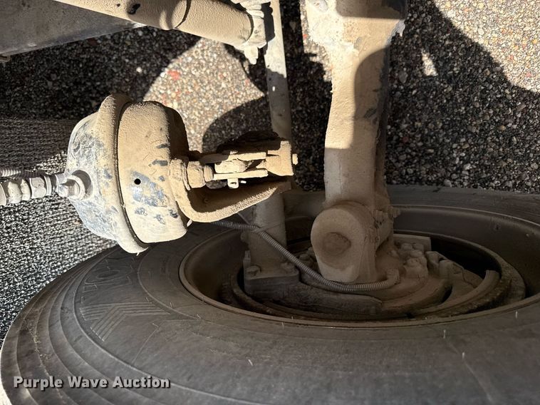 image for item DR2808 2012 Kenworth T800 semi truck