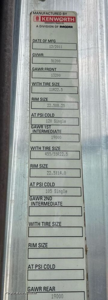 image for item DR2808 2012 Kenworth T800 semi truck