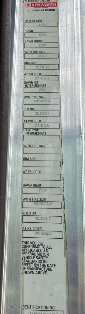 image for item DR2808 2012 Kenworth T800 semi truck