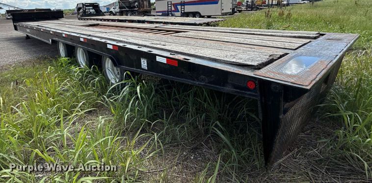 image for item DR2812 2001 Trail King drop deck trailer