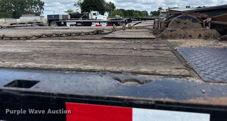 image for item DR2812 2001 Trail King drop deck trailer