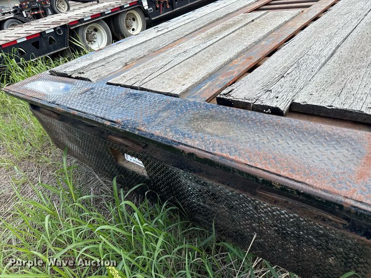 image for item DR2812 2001 Trail King drop deck trailer