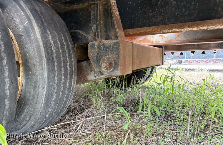 image for item DR2812 2001 Trail King drop deck trailer