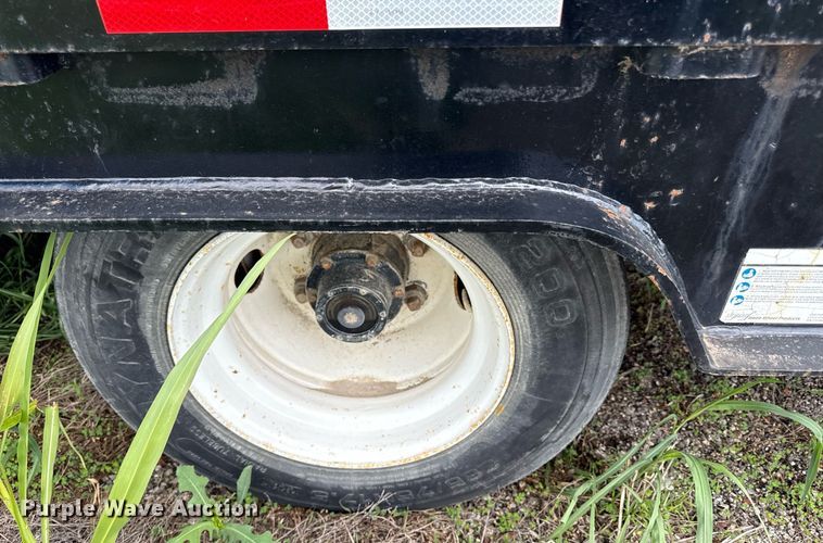 image for item DR2812 2001 Trail King drop deck trailer