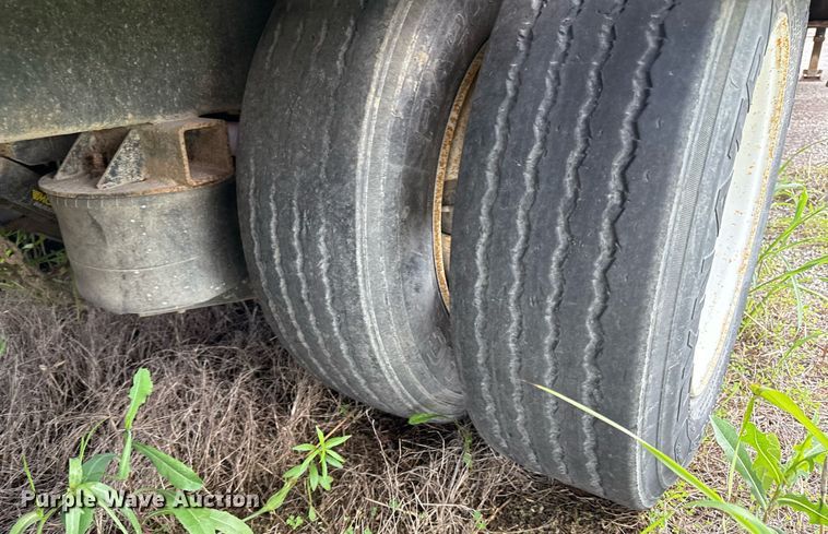 image for item DR2812 2001 Trail King drop deck trailer