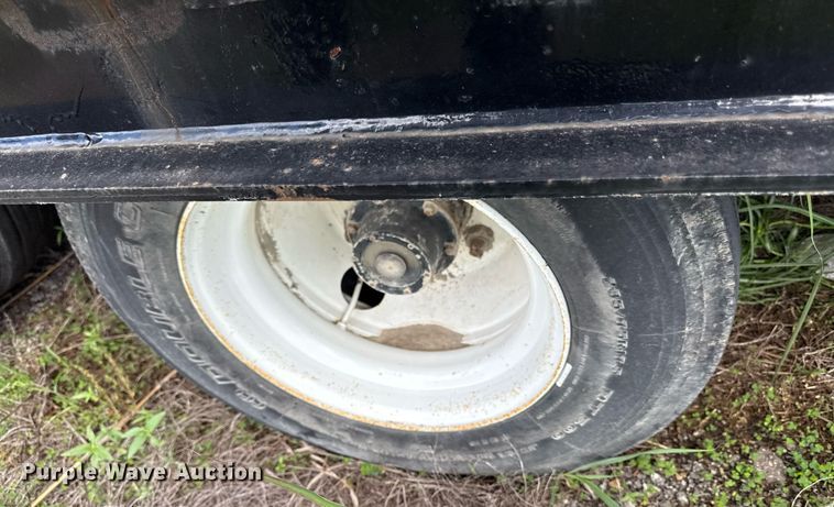 image for item DR2812 2001 Trail King drop deck trailer