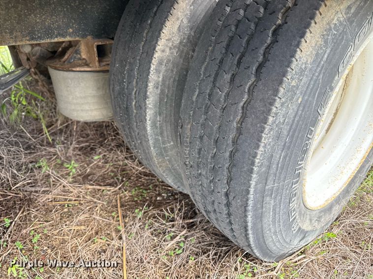 image for item DR2812 2001 Trail King drop deck trailer