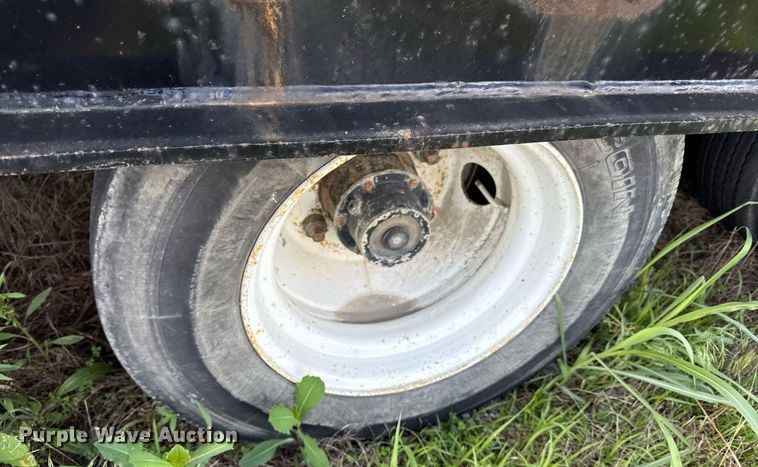 image for item DR2812 2001 Trail King drop deck trailer