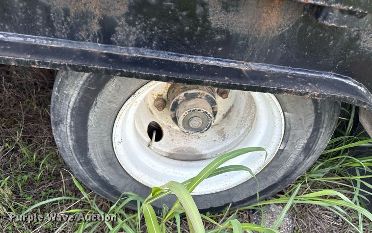 image for item DR2812 2001 Trail King drop deck trailer