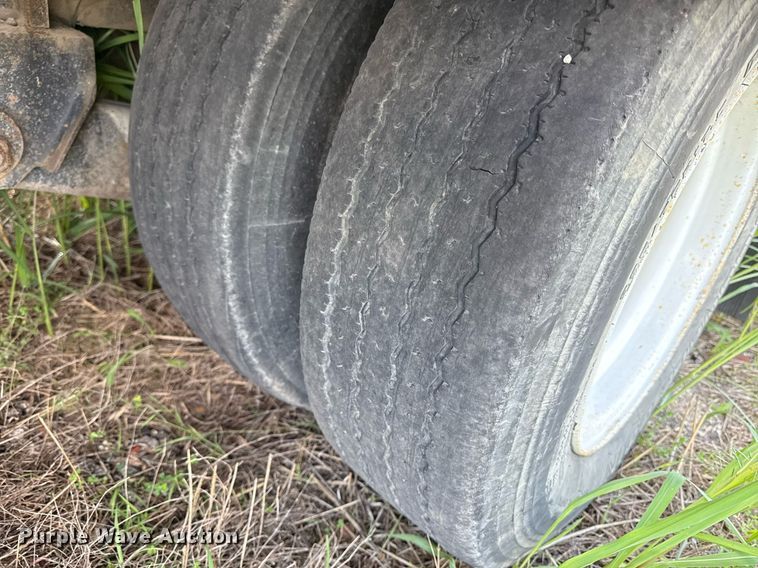 image for item DR2812 2001 Trail King drop deck trailer