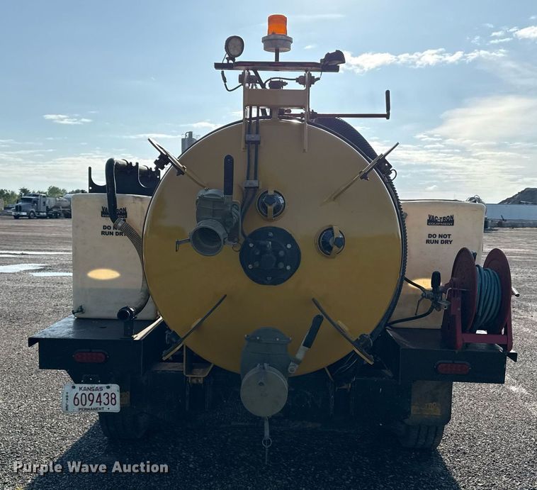 image for item DR2818 2017 Vermeer LP873SDT vacuum trailer