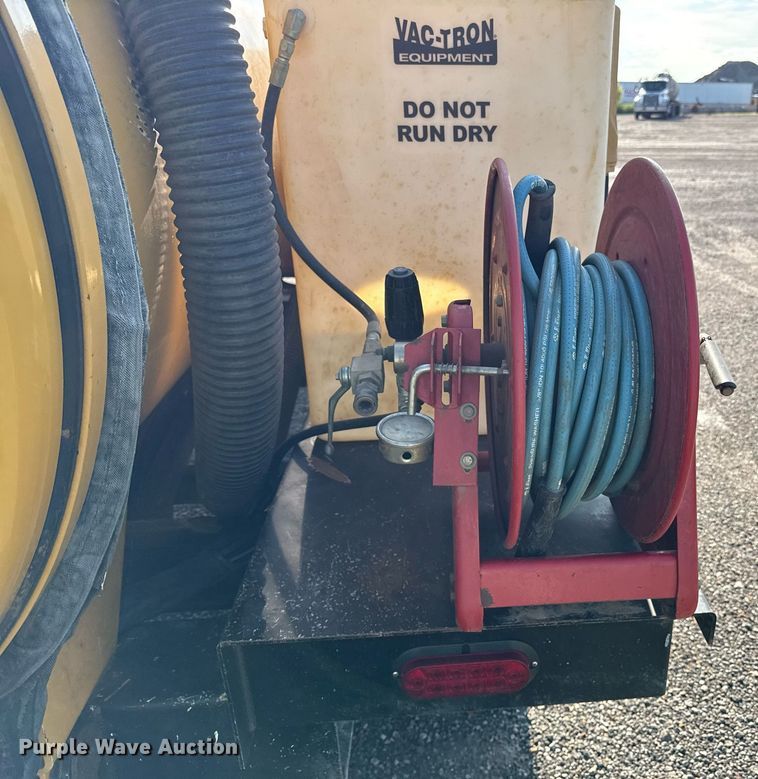 image for item DR2818 2017 Vermeer LP873SDT vacuum trailer