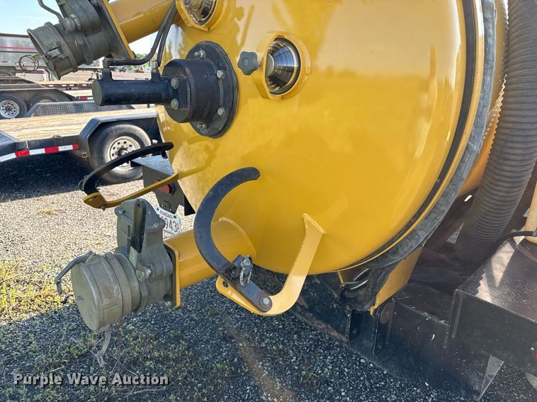 image for item DR2818 2017 Vermeer LP873SDT vacuum trailer