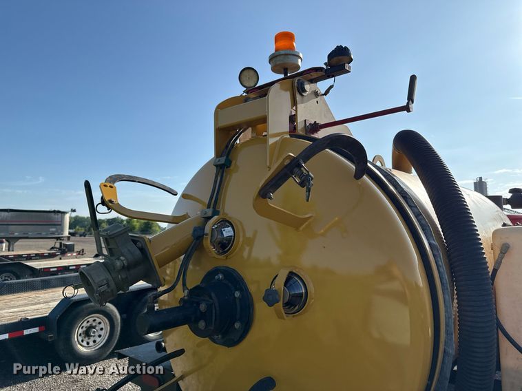 image for item DR2818 2017 Vermeer LP873SDT vacuum trailer