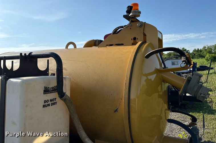 image for item DR2818 2017 Vermeer LP873SDT vacuum trailer