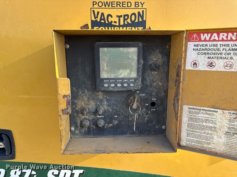 image for item DR2818 2017 Vermeer LP873SDT vacuum trailer